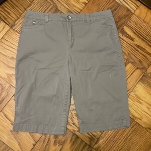 Women’s Bandolino Cropped Cropped Pants Khaki Size 14